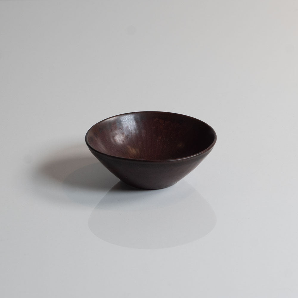 Carl Harry Stålhane for Rörstrand, Sweden, small bowl with red haresfur glaze M5540
