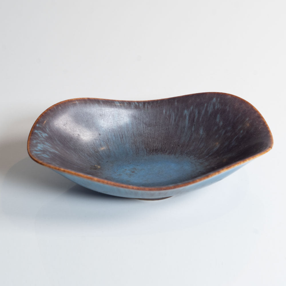 Gunnar Nylund for Rörstand, Sweden, bowl with blue haresfur glaze M5536