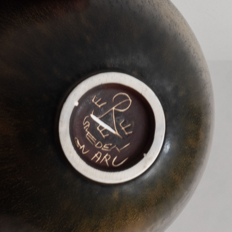 Gunnar Nylund for Rörstrand, Sweden, stoneware bowl with dark brown glaze H1009