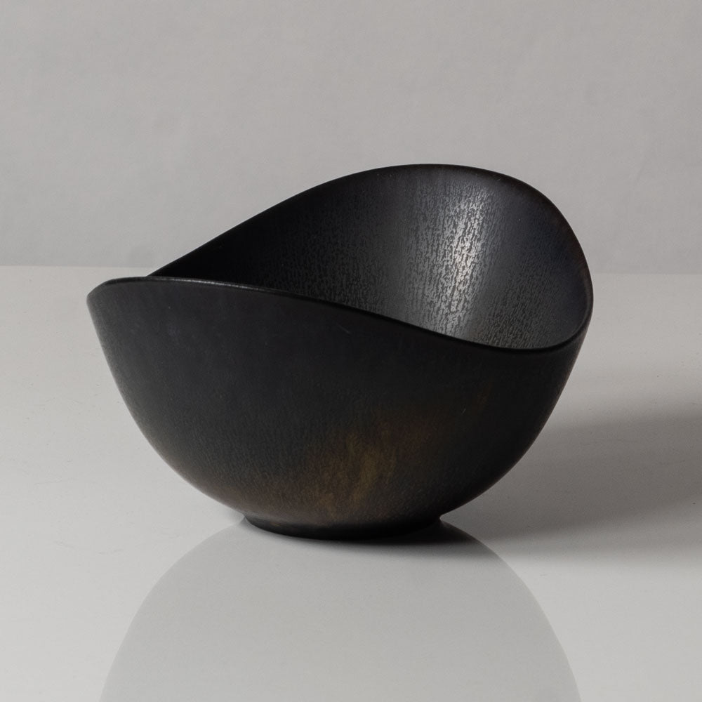 Gunnar Nylund for Rorstrand, Sweden, small ovoid bowl with black haresfur glaze L3311