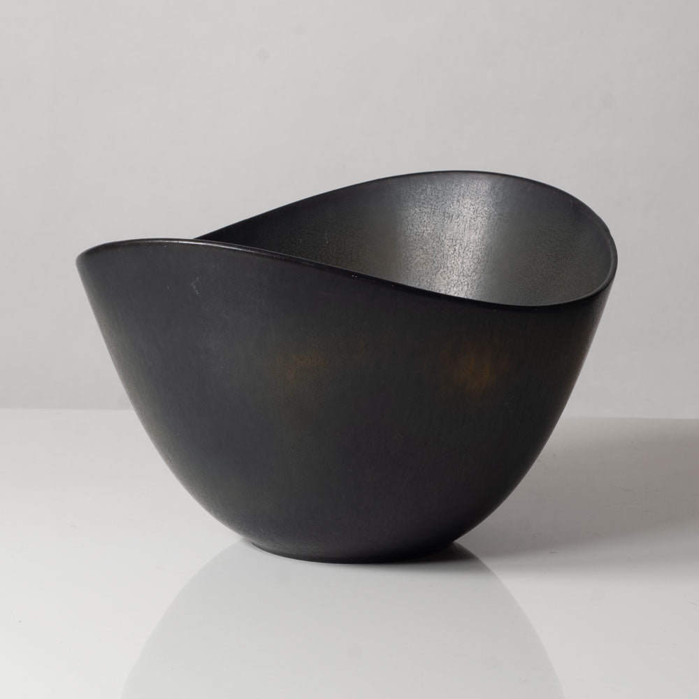 Gunnar Nylund for Rörstrand, Sweden, large ovoid bowl with black and brown glaze K2608