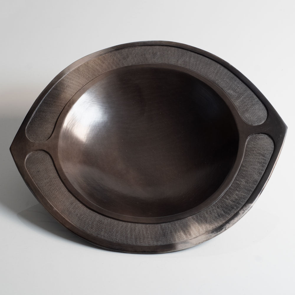 Antonia Salmon, UK, burnished, wood fired bowl M4311