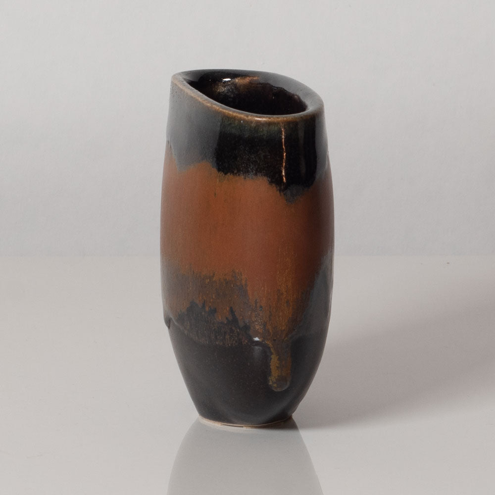Gerald Weigel, own studio, Germany, Stoneware vase with tenmoku glaze K2800