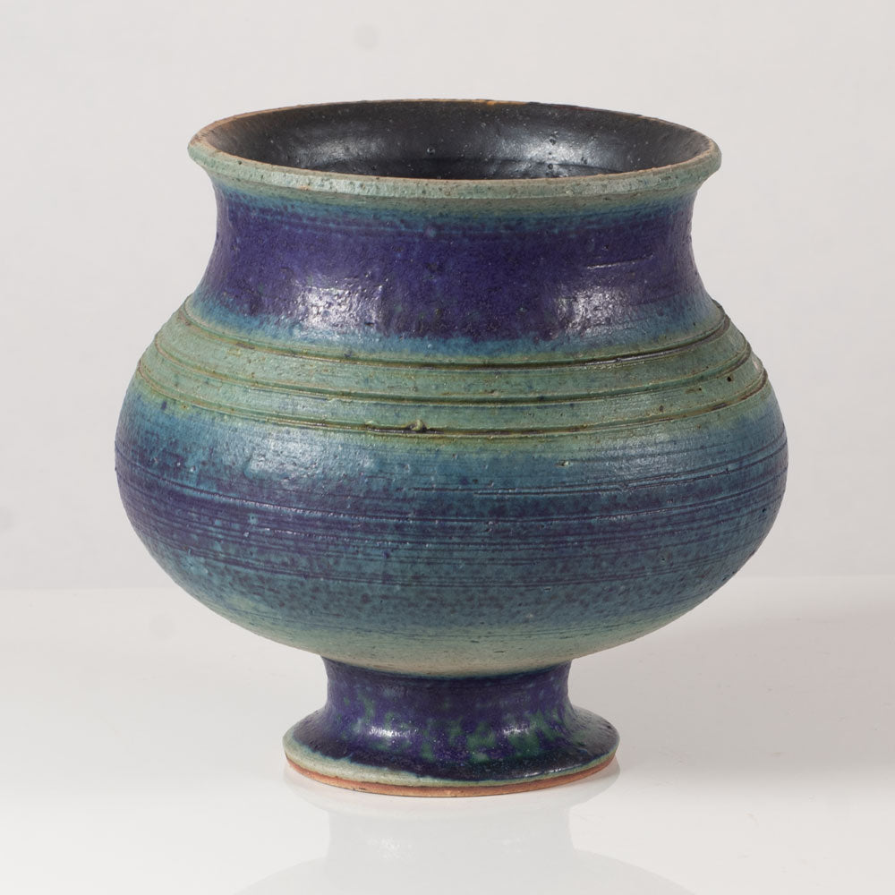 Francesca Mascitti Lindh for Arabia, Finland, large unique stoneware footed bowl L3630