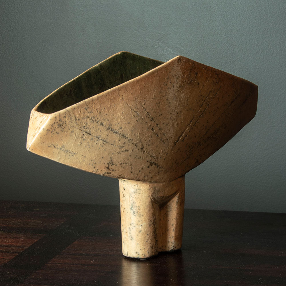 Unique vase by Elizabeth Raeburn N7257