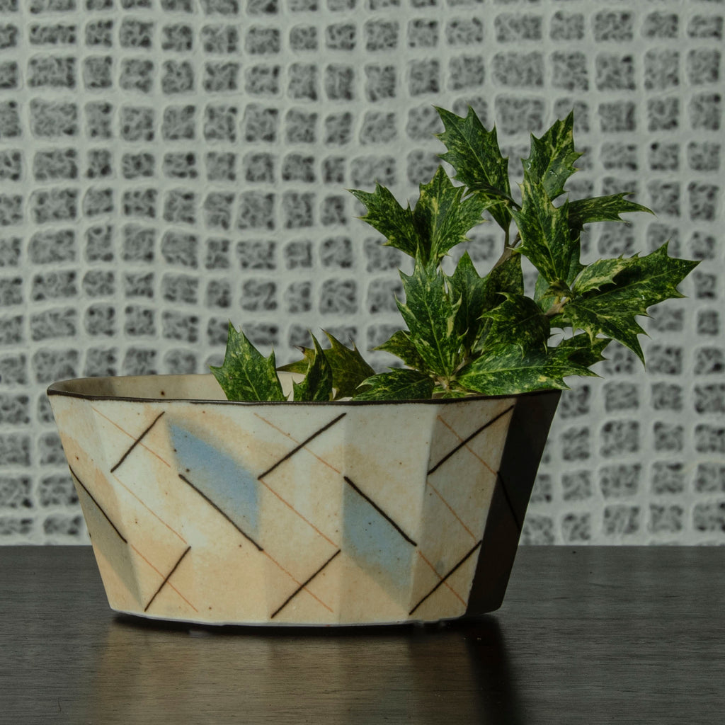 Bodil Manz, own studio,  porcelain bowl D6157
