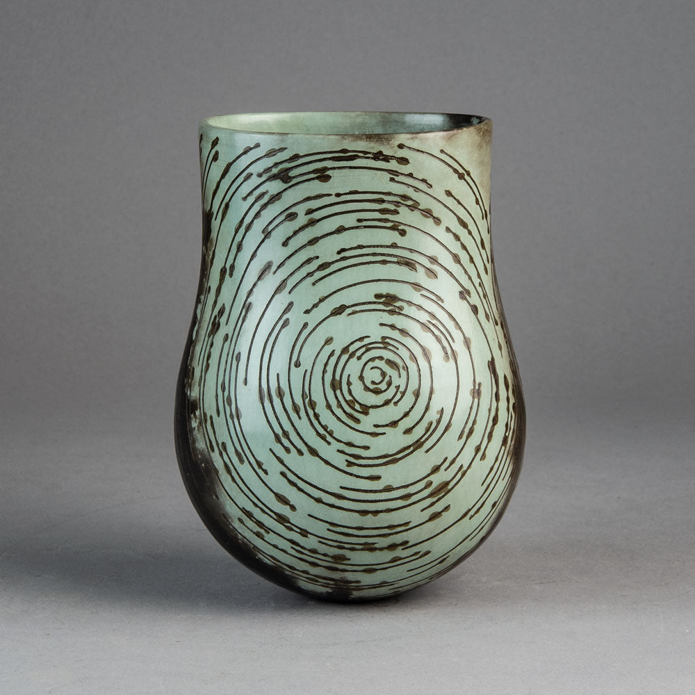 Antonia Salmon, own studio, UK, ceramic vase with incised pattern H1193