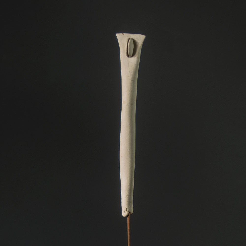 Mo Jupp, UK, small porcelain figure on bronze stand H1215