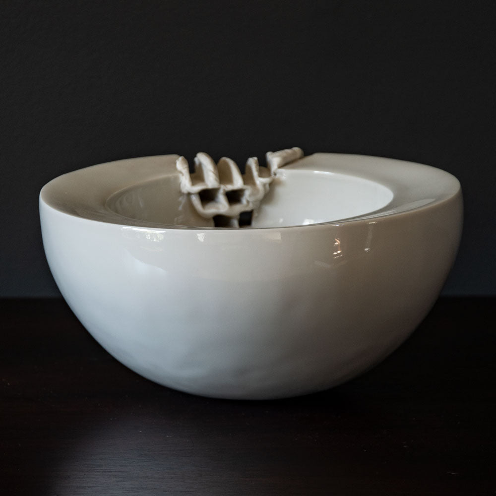 Kurt Spurey, Austria, sculptural vessel with glossy white glaze, H1077