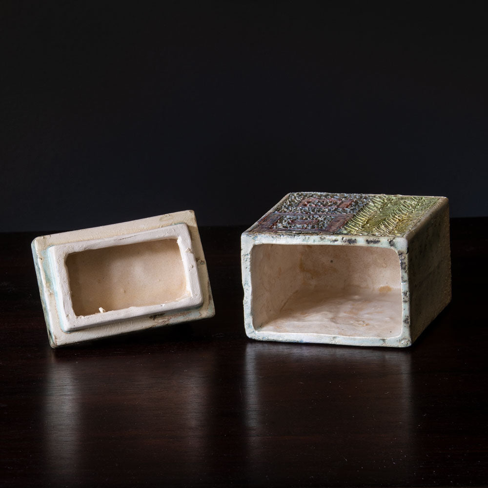 Rien Wensma, own studio, the Netherlands, unique stoneware lidded jar H1036