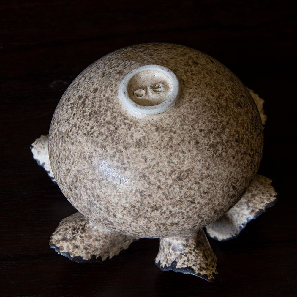 Deirdre Burnett, own studio, frilled sculptural vessel H1206