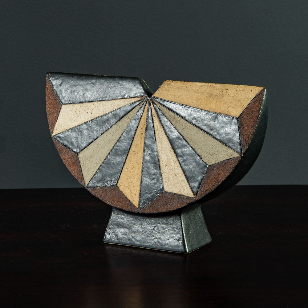 Antje Bruggemann Breckwoldt stoneware sculpture with geometric pattern H1056