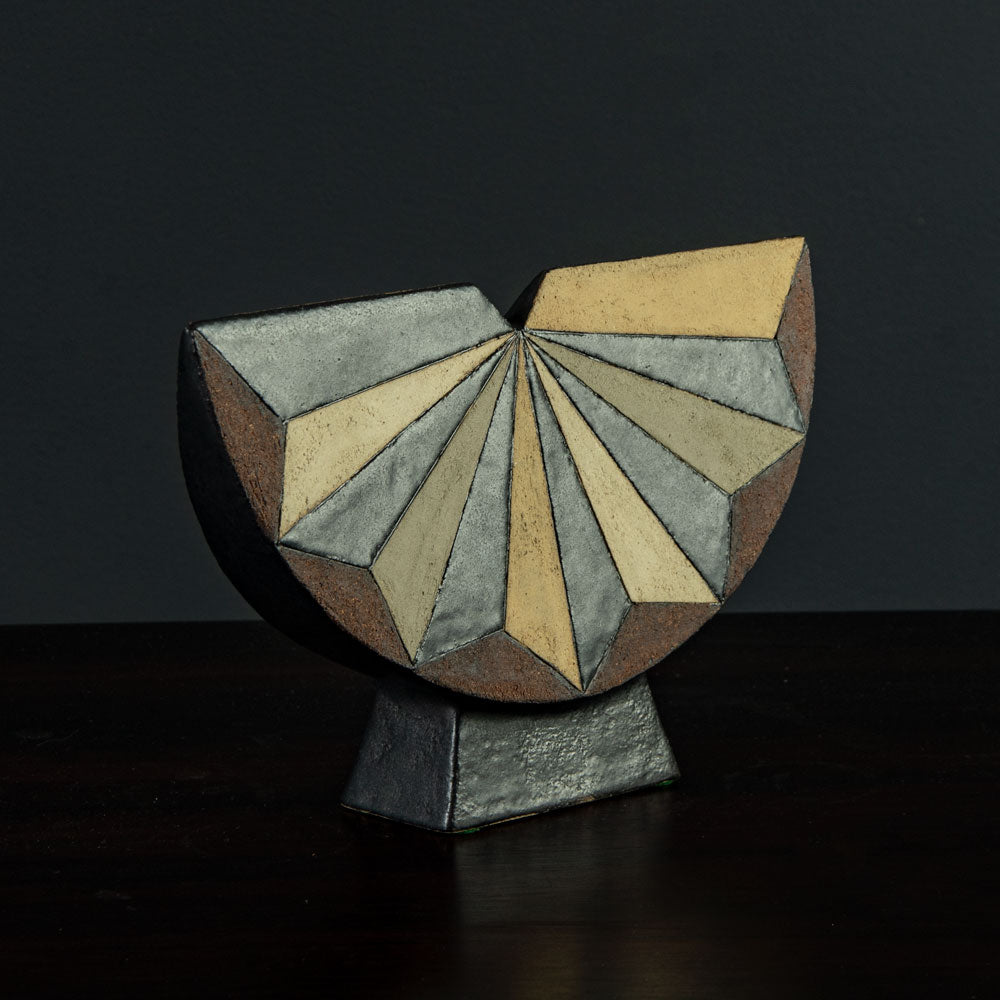 Antje Bruggemann Breckwoldt stoneware sculpture with geometric pattern H1056