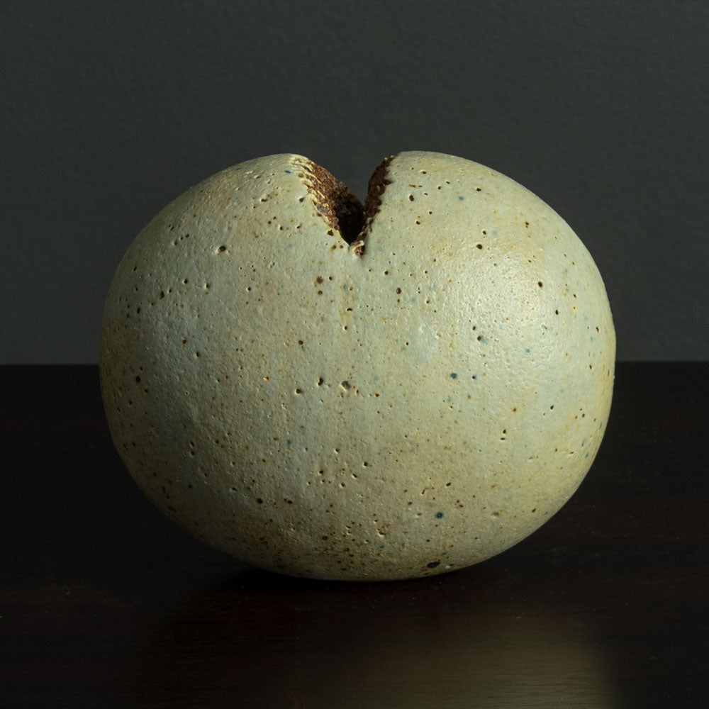 Alan Wallwork, UK unique stoneware pod-form vessel H1063