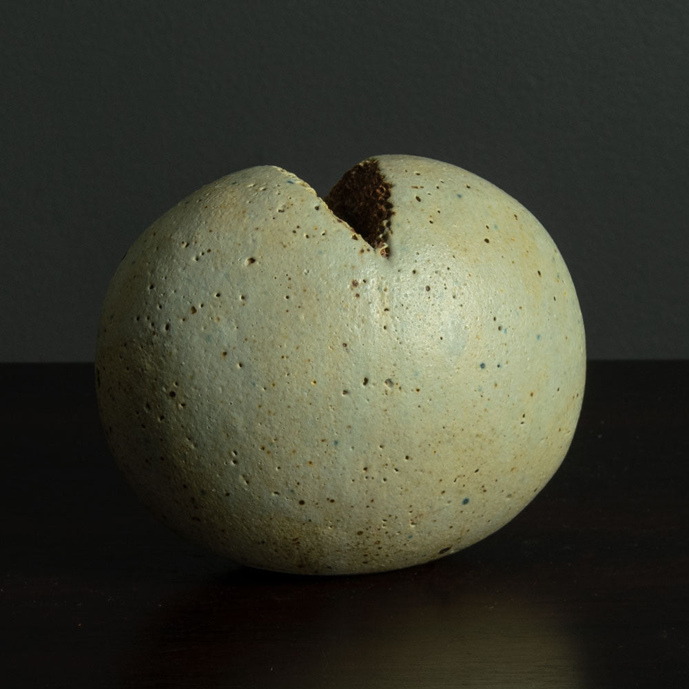 Alan Wallwork, UK unique stoneware pod-form vessel H1063