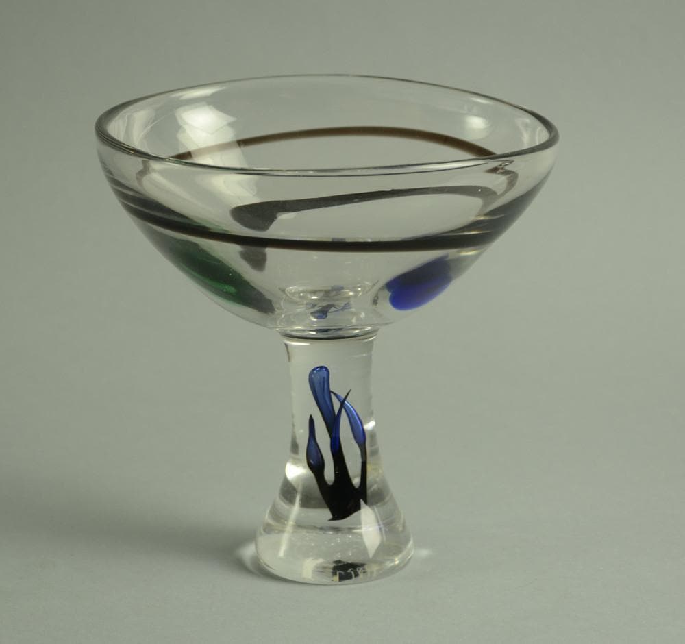 "Abstracta" glass bowl by Vicke Lindstrand for Kosta F1510 - Freeforms