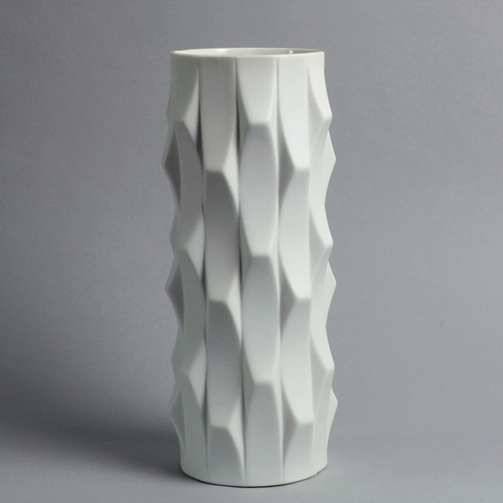 "Archais" porcelain vase by Heinrich Fuchs for Hutschenreuther B3140 - Freeforms