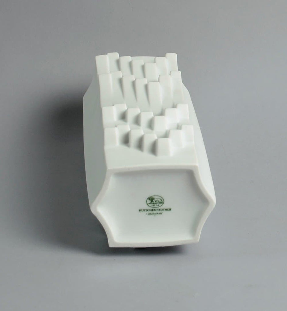 "Archais" porcelain vase by Heinrich Fuchs for Hutschenreuther B3144 - Freeforms