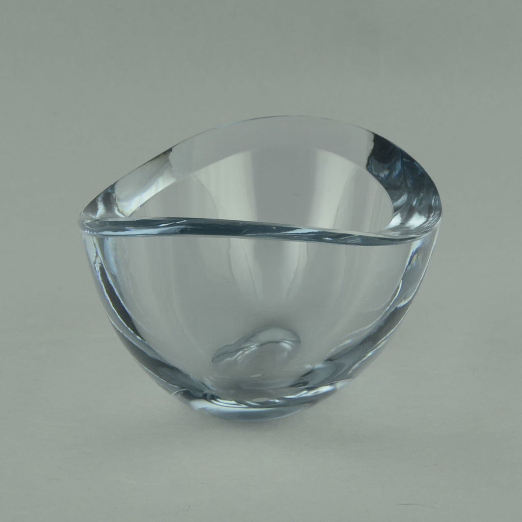Asta Stromberg for Strombergshyttan clear glass bowl N6813 - Freeforms