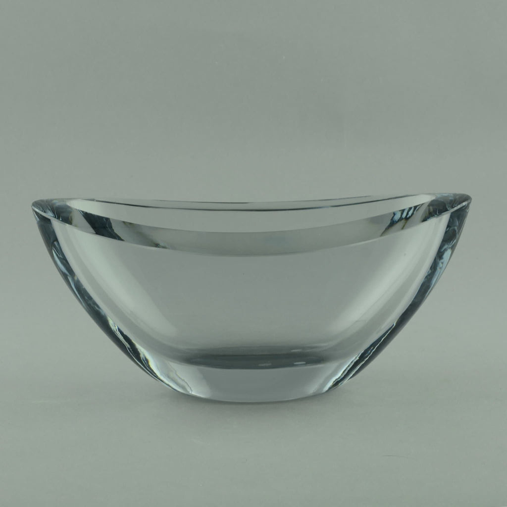 Asta Stromberg for Strombergshyttan clear glass bowl N7054 - Freeforms