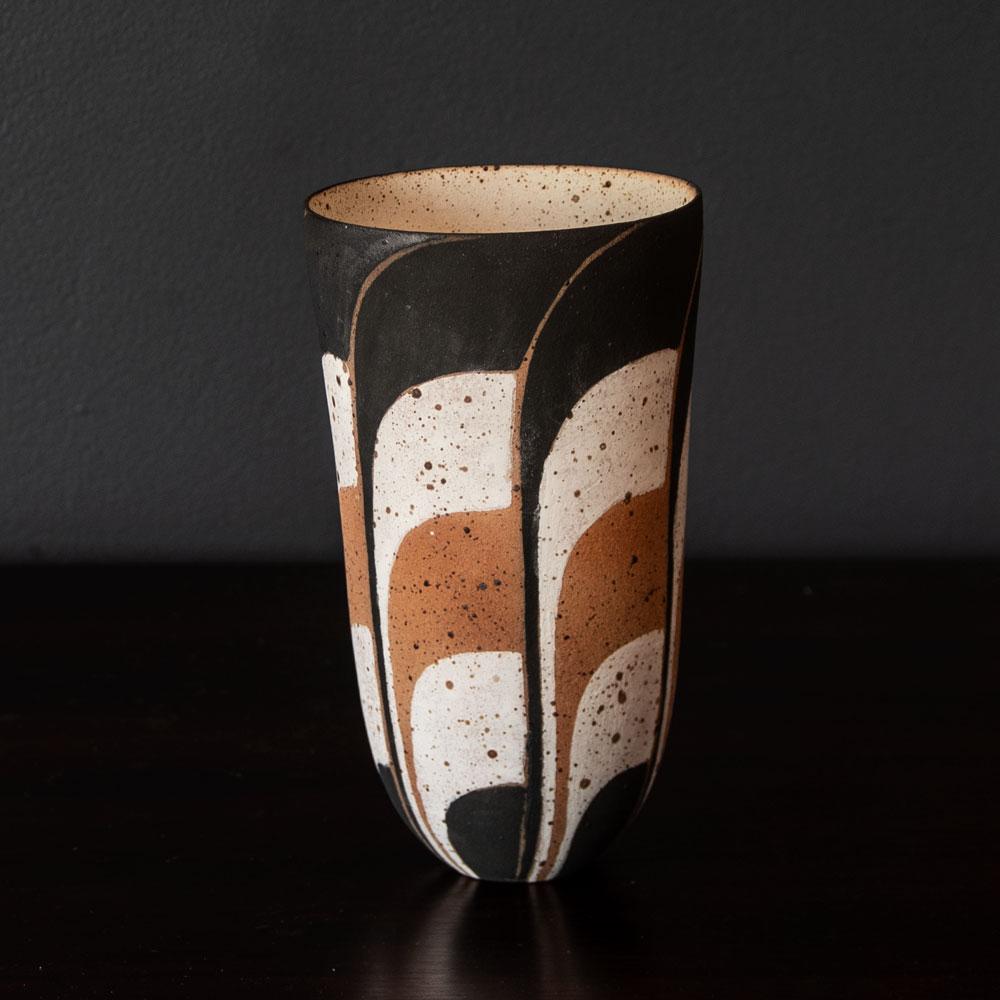 Beate Andersen, vase with black, white and brown patterned matte glaze G9373 - Freeforms