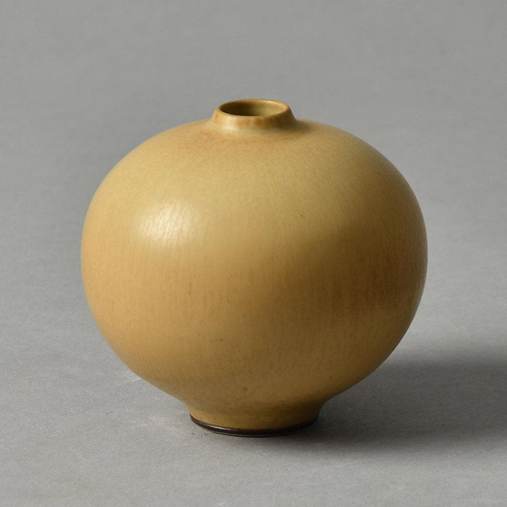 Berndt Friberg for Gustavsberg small vase with pale brown haresfur glaze F8325 - Freeforms