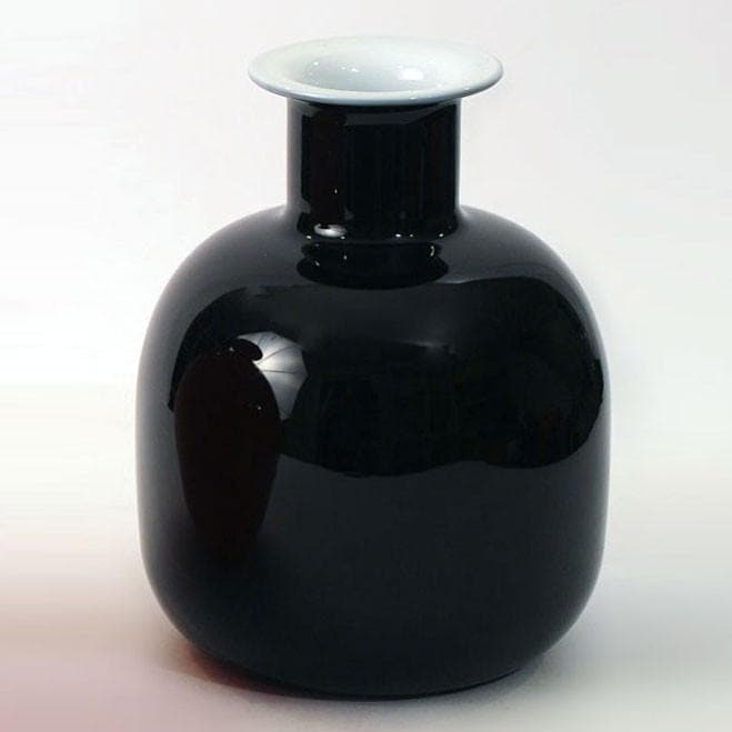 Black and white glass vase by Stelvia N7511 - Freeforms