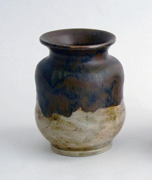 Bode Willumsen own studio, Stoneware vase N8028 - Freeforms