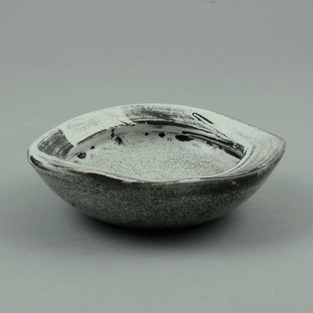 Bowl by Nils Kähler for Herman A. Kähler Keramik B3262 - Freeforms