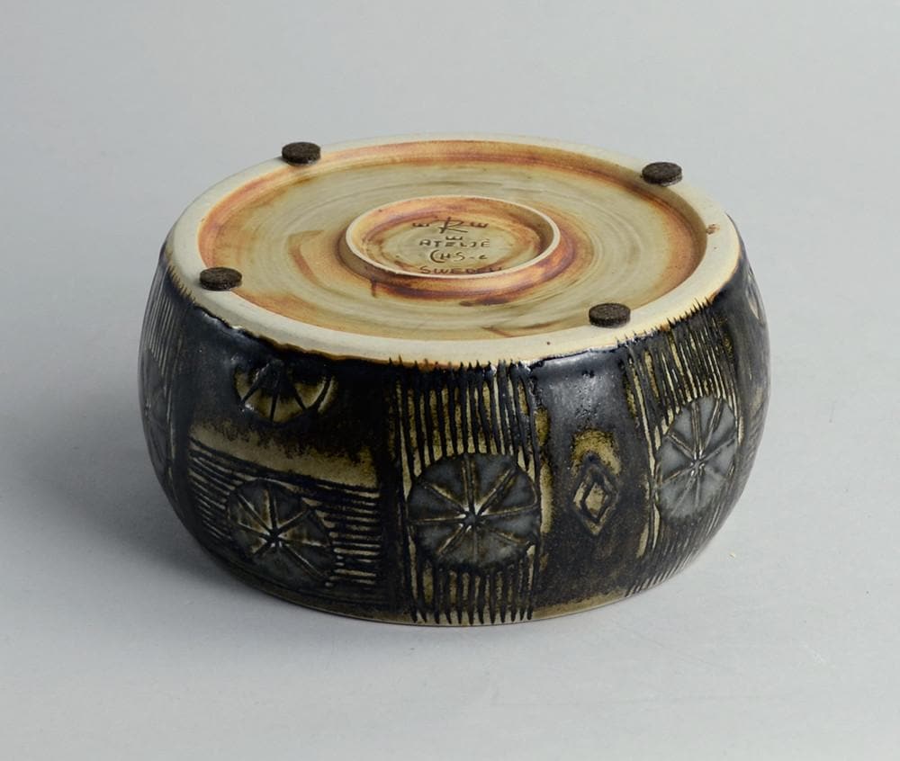 Bowl with incised pattern and brown glaze by Carl Harry Stalhane A1497 - Freeforms