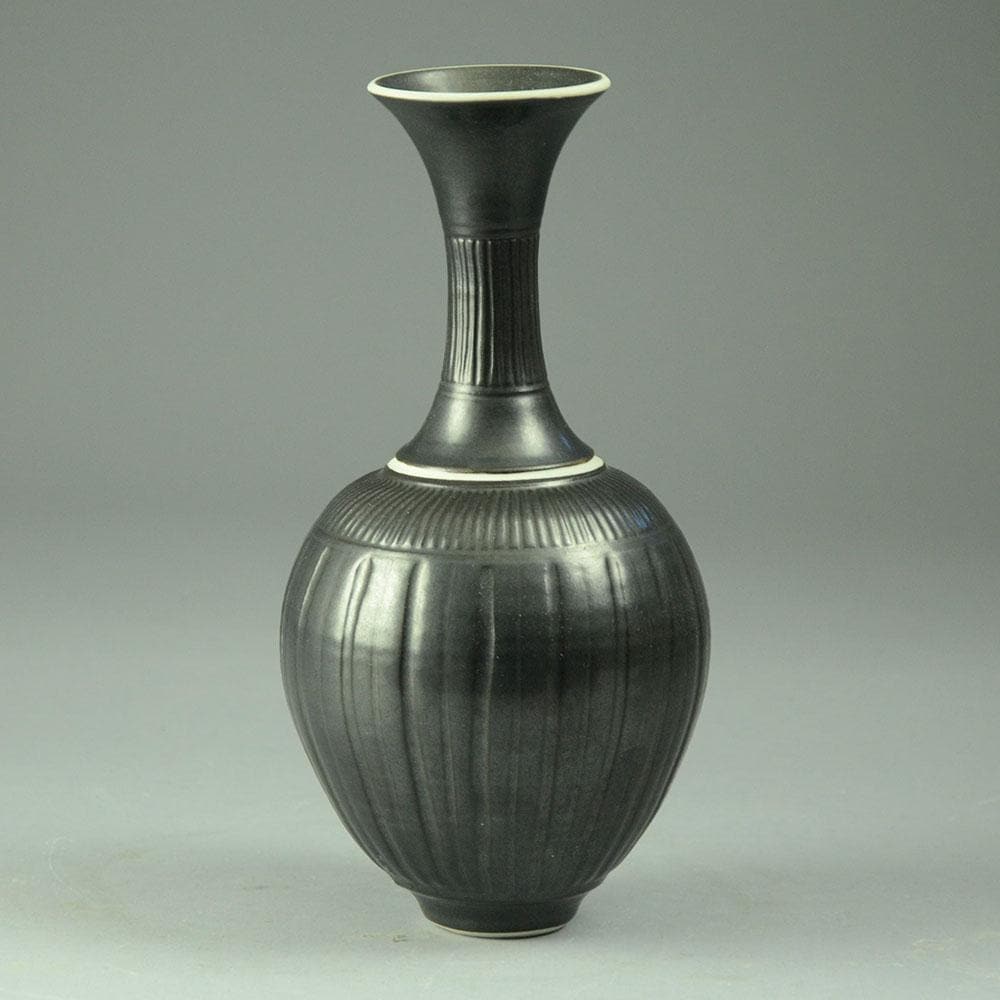 Bridget Drakeford, UK, porcelain vase with black glaze B3963 - Freeforms
