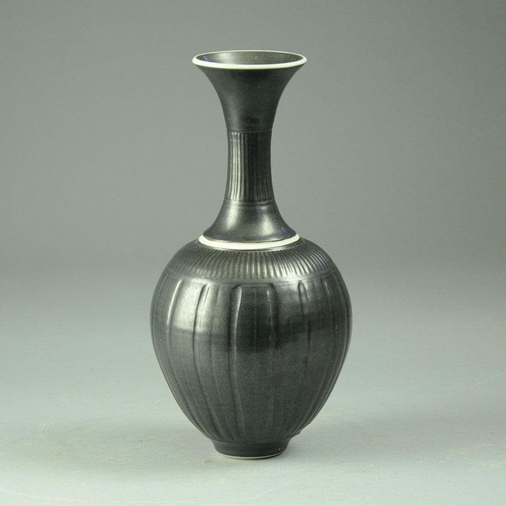 Bridget Drakeford, UK, porcelain vase with black glaze B3963 - Freeforms
