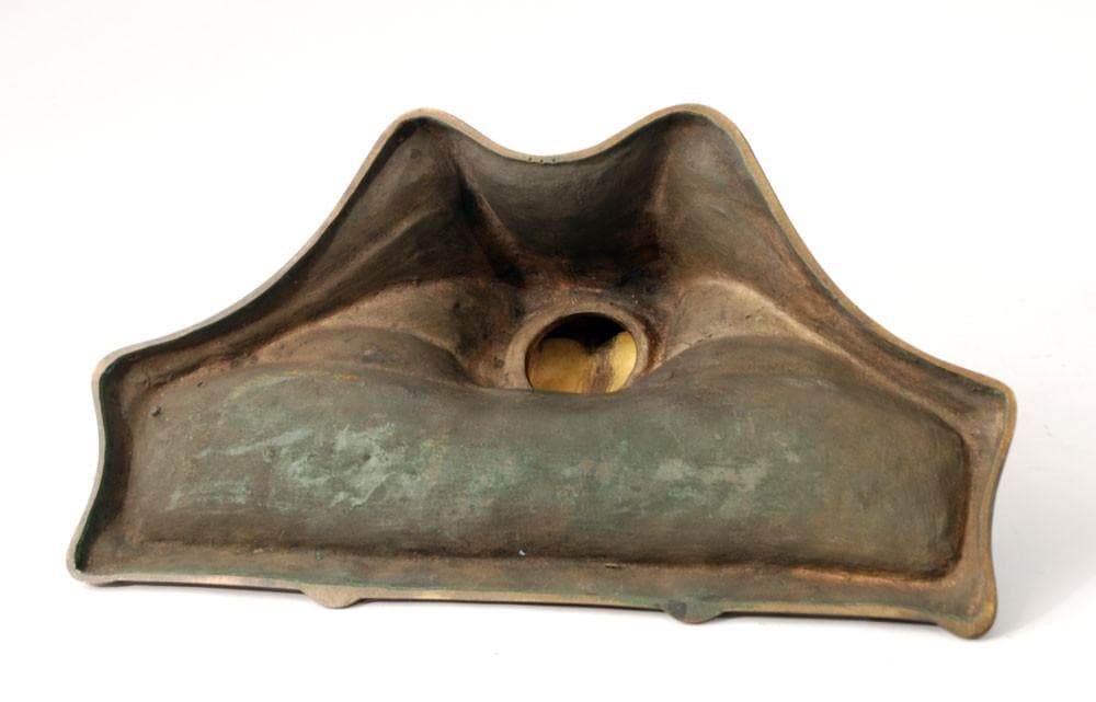 Bronze inkwell with tray by Gustav Gurschner N7109 - Freeforms
