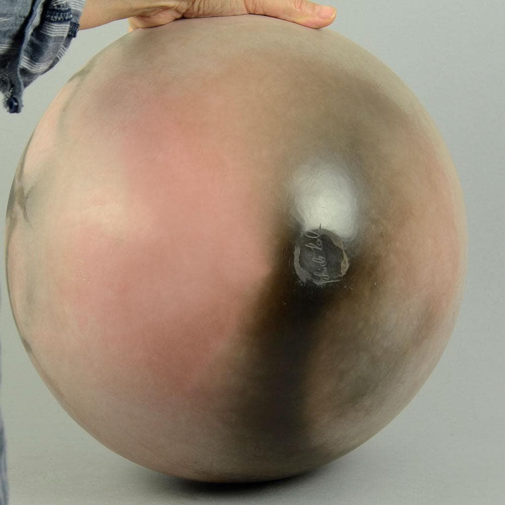 Burnished vase by Gabrielle Koch C5252 - Freeforms