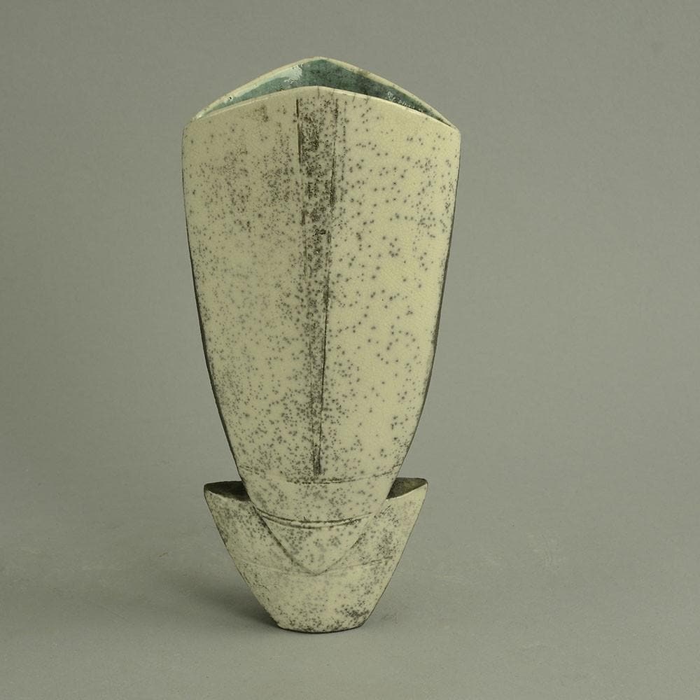 Ceramic sculptural vessel by Elizabeth Raeburn N6973 - Freeforms