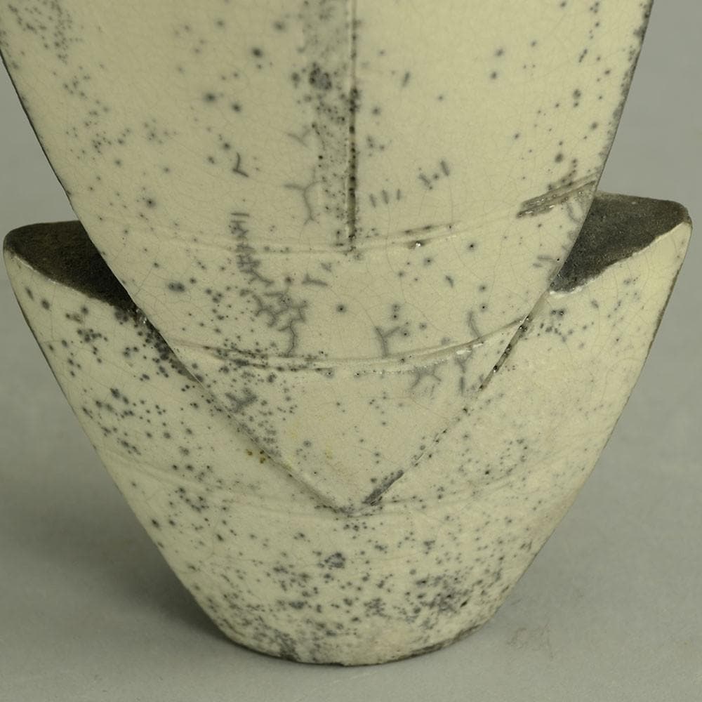 Ceramic sculptural vessel by Elizabeth Raeburn N6973 - Freeforms