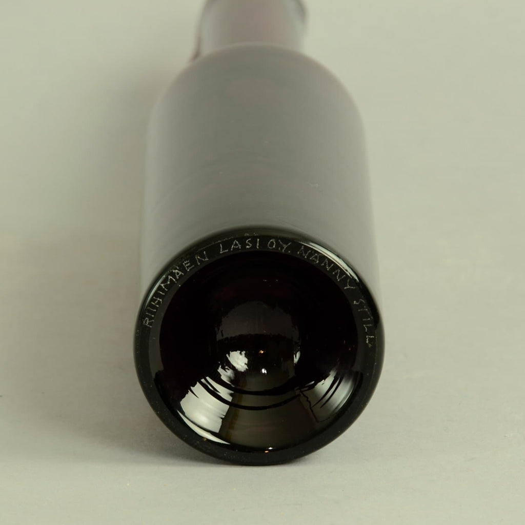 Decanter in dark plum colored glass by Nanny Still C5225 - Freeforms