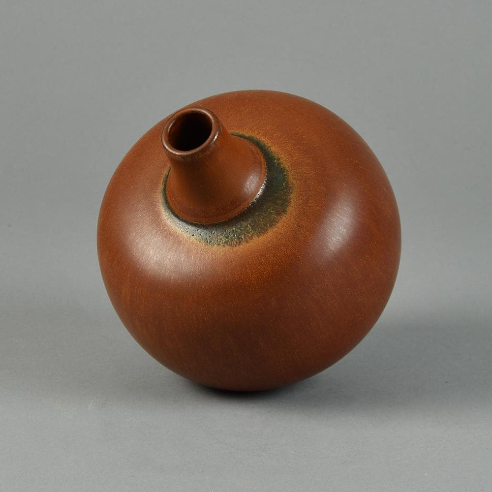 Erich and Ingrid Triller for Tobo, stoneware vase with reddish brown glaze G9245 - Freeforms