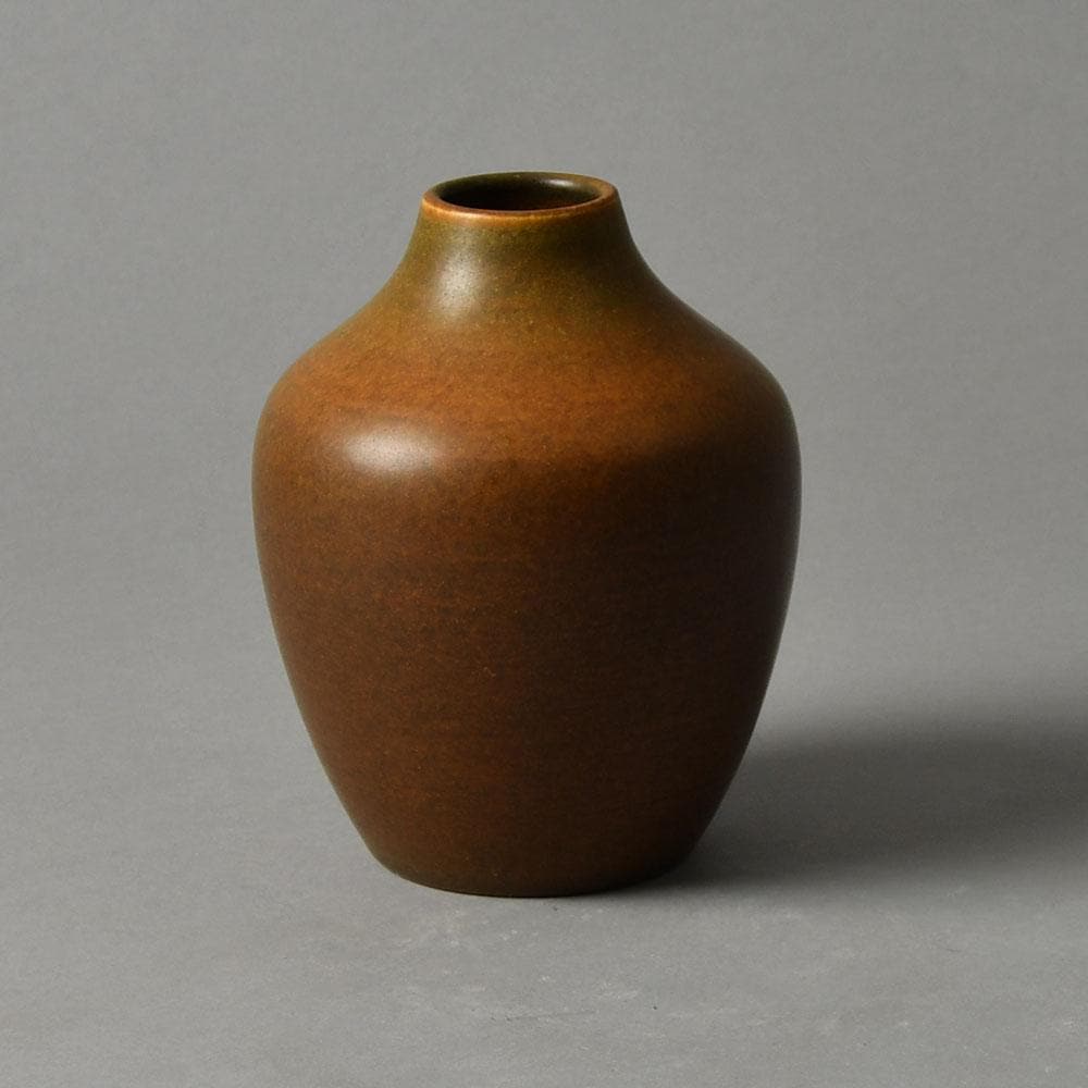 Erich and Ingrid Triller for Tobo, unique stoneware vase with matte brown glaze G9040 - Freeforms