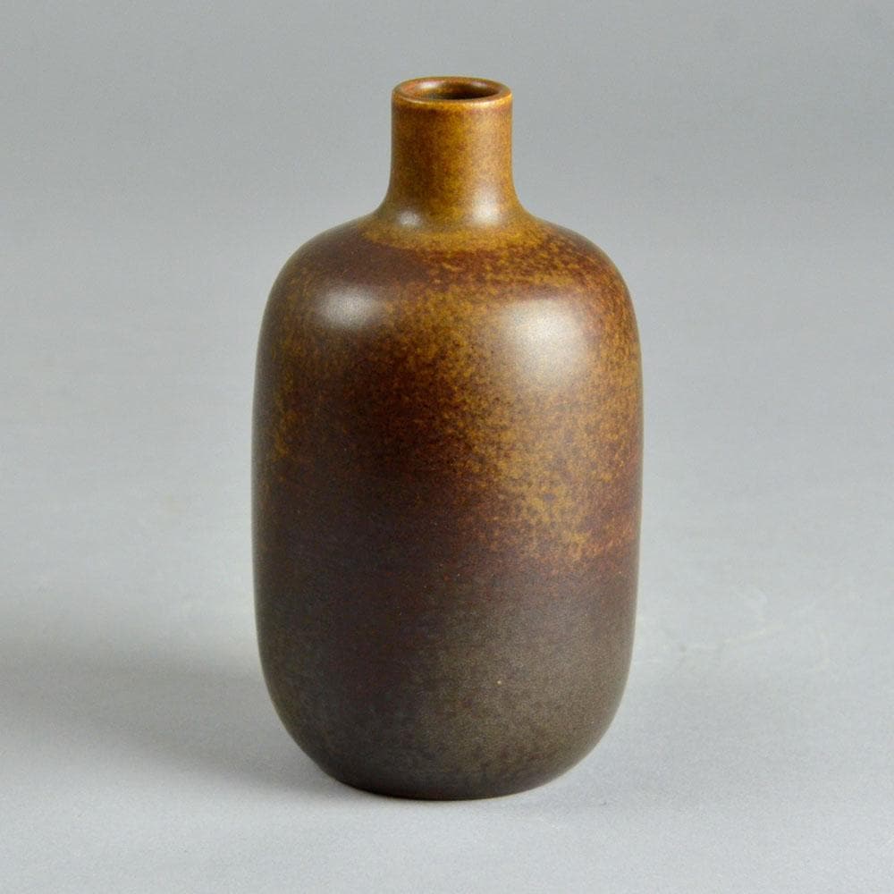 Erich and Ingrid Triller for Tobo vase with brown glaze E7109 - Freeforms