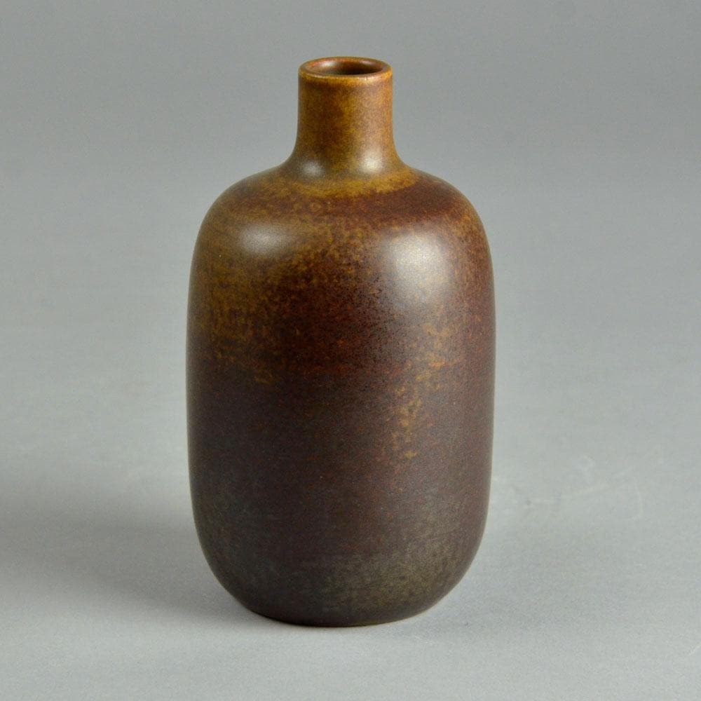 Erich and Ingrid Triller for Tobo vase with brown glaze E7109 - Freeforms