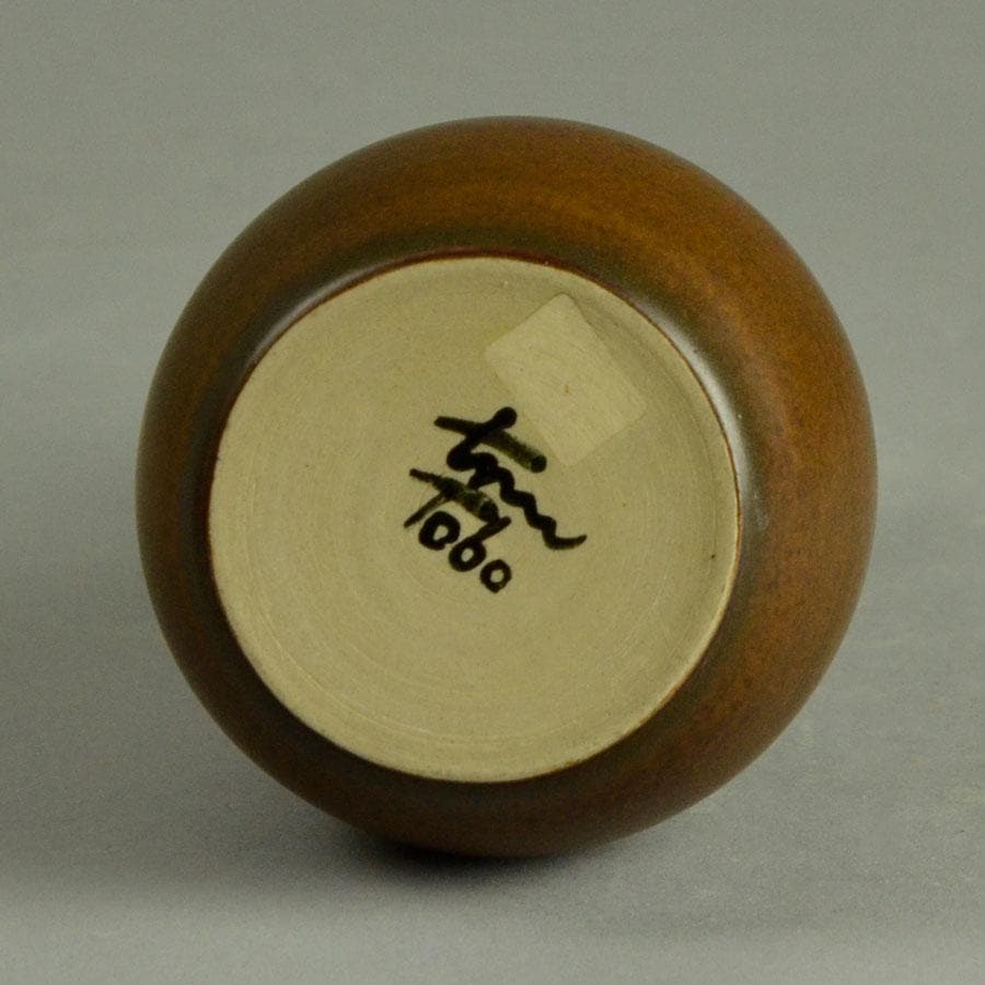 Erich and Ingrid Triller for Tobo vase with brown glaze E7110 - Freeforms