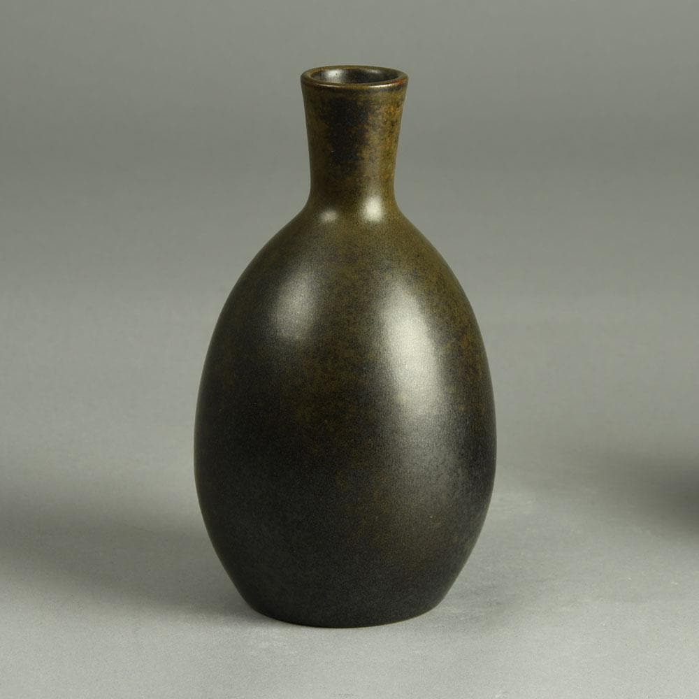 Erich and Ingrid Triller for Tobo vase with dark brown glaze E7193 - Freeforms
