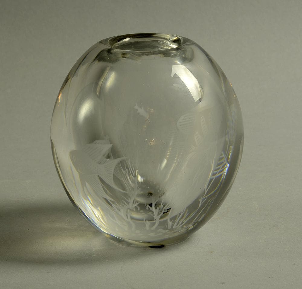 "Fishgraal" glass vase by Edward Hald for Orrefors