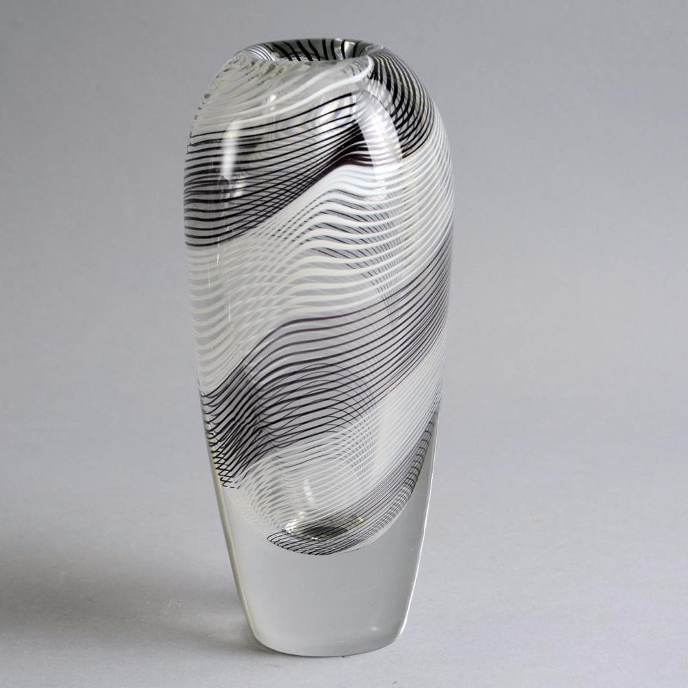 Glass vase by Vicke Lindstrand for Kosta N7229 - Freeforms