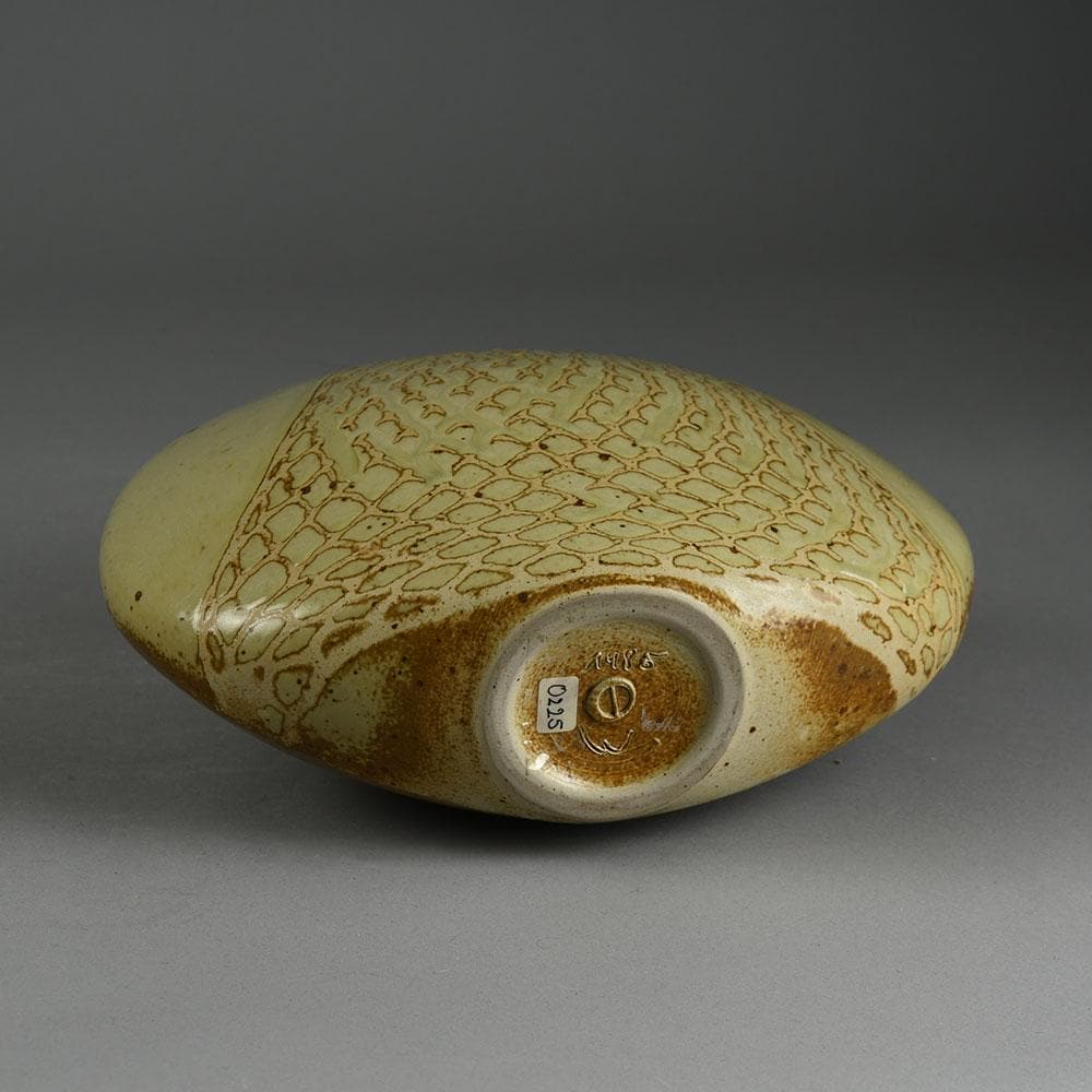 Gotlind Weigel, flattened round vase E7322 - Freeforms