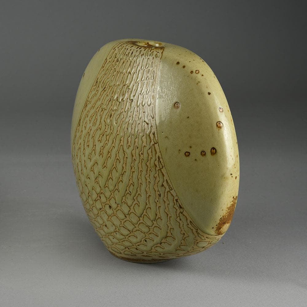 Gotlind Weigel, flattened round vase E7322 - Freeforms