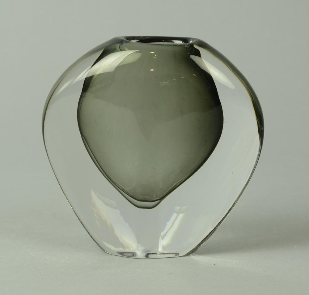 Gray "Sommerso" vase by Nils Landberg for Orrefors N6985 - Freeforms