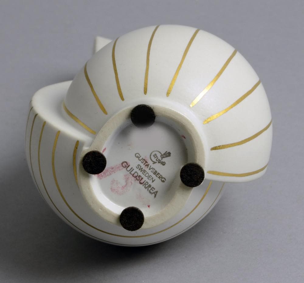 "Guldsurrea" stoneware vase by Wilhelm Kåge N7377 - Freeforms