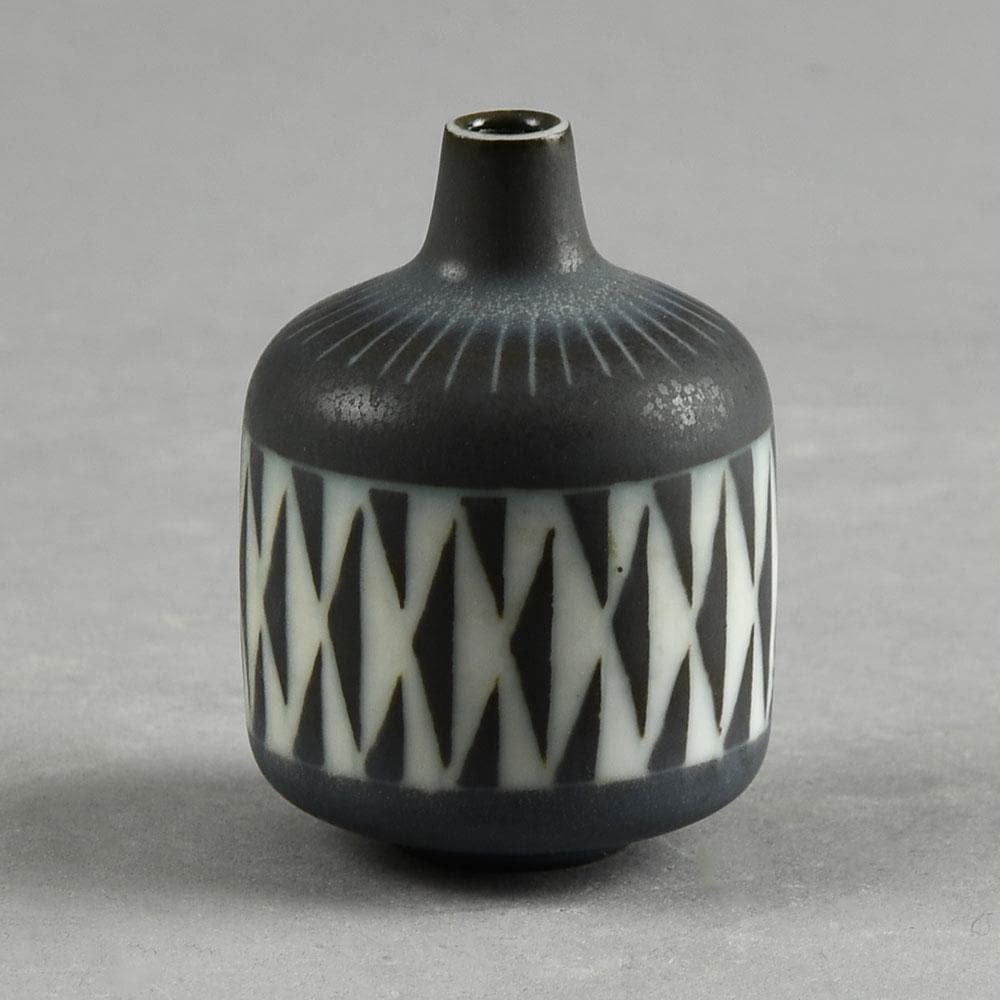 Gunnar Nylund for Rorstrand, Miniature stoneware vase E7082 - Freeforms